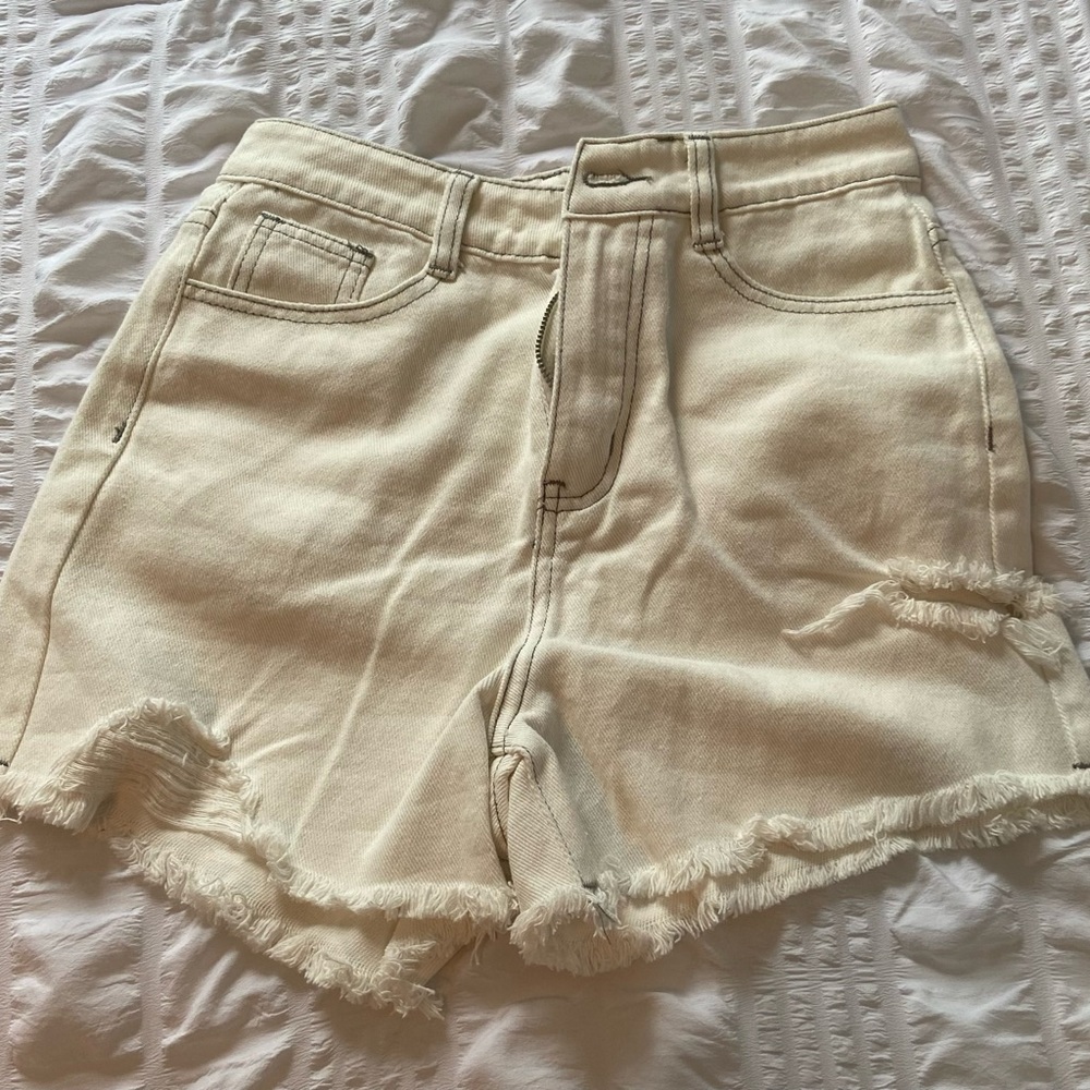 Dazy white denim shorts